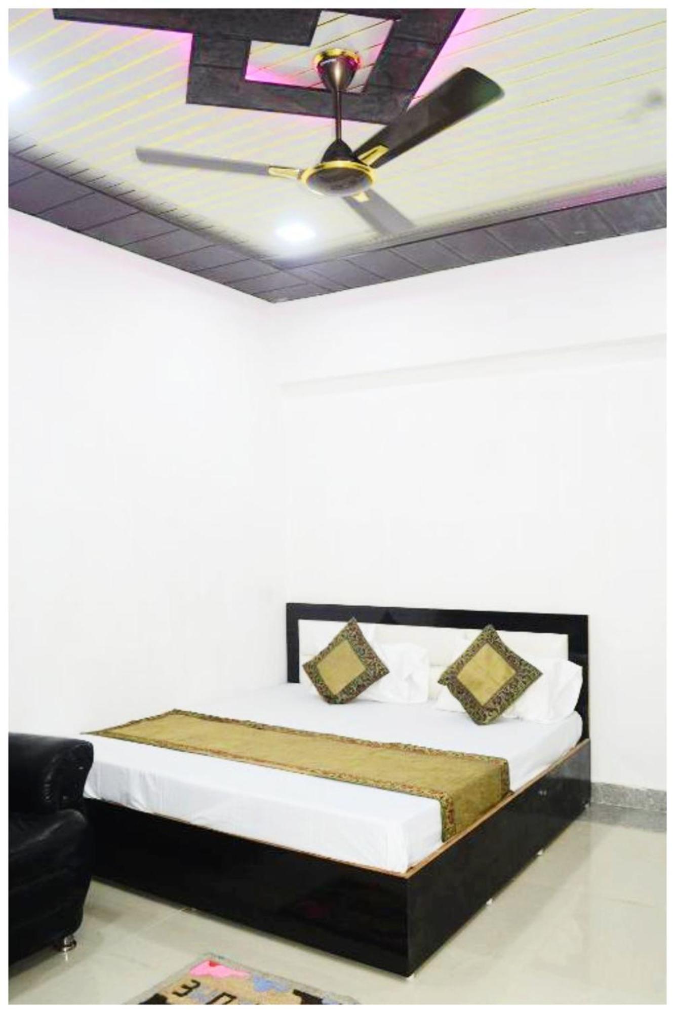 A Premium H R Guest House- Prime Location-luxury And Spacious With Newly Renovated 3* Varanasi