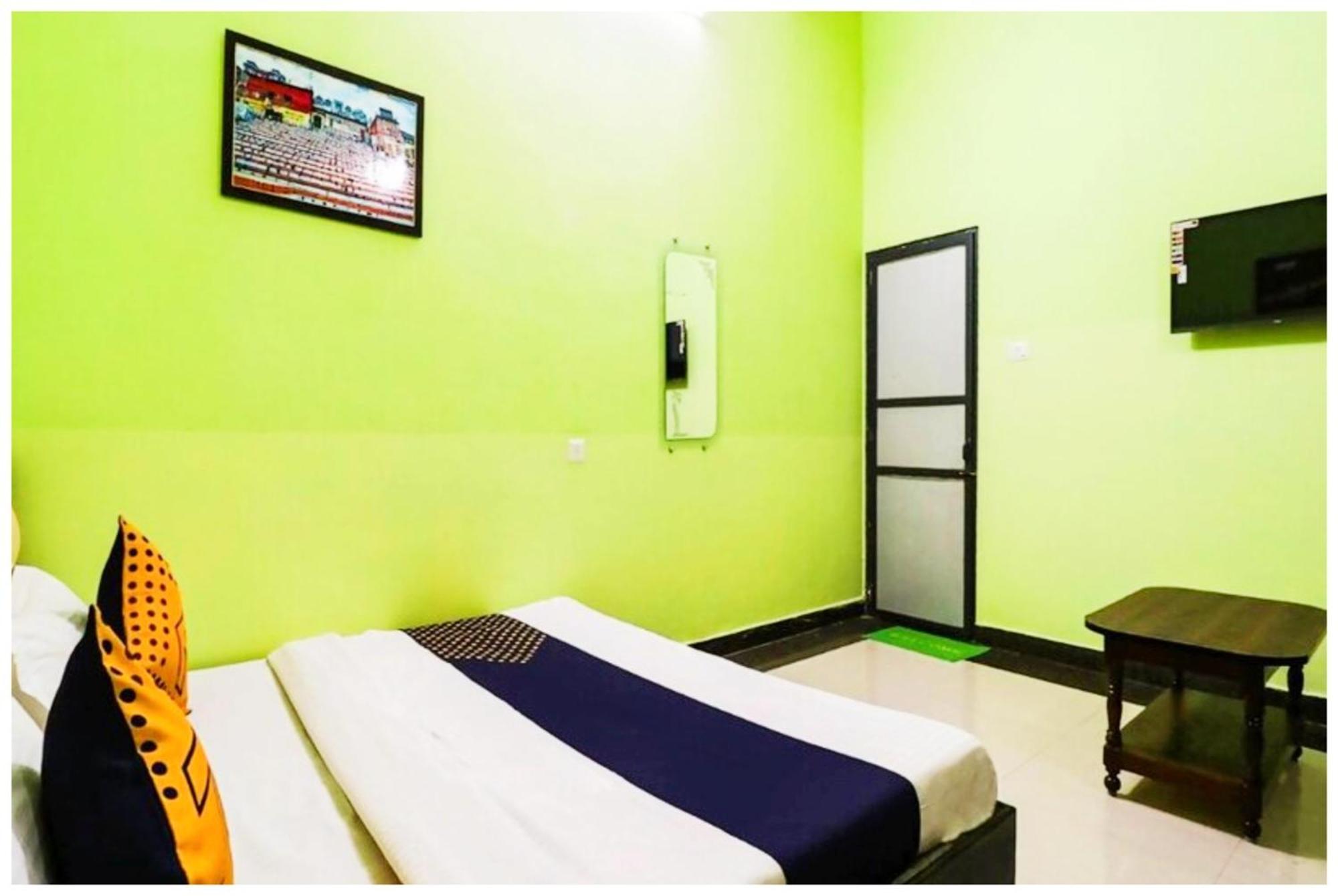 A Premium H R Guest House- Prime Location-luxury And Spacious With Newly Renovated 3*