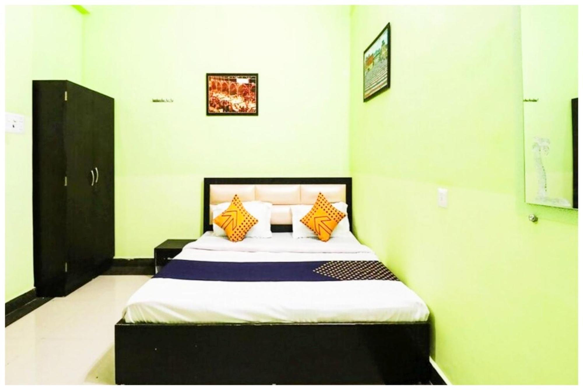 A Premium H R Guest House- Prime Location-luxury And Spacious With Newly Renovated 3* Varanasi